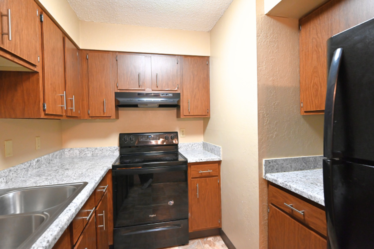 Raven Oaks Apartments - Photo 6 of 26