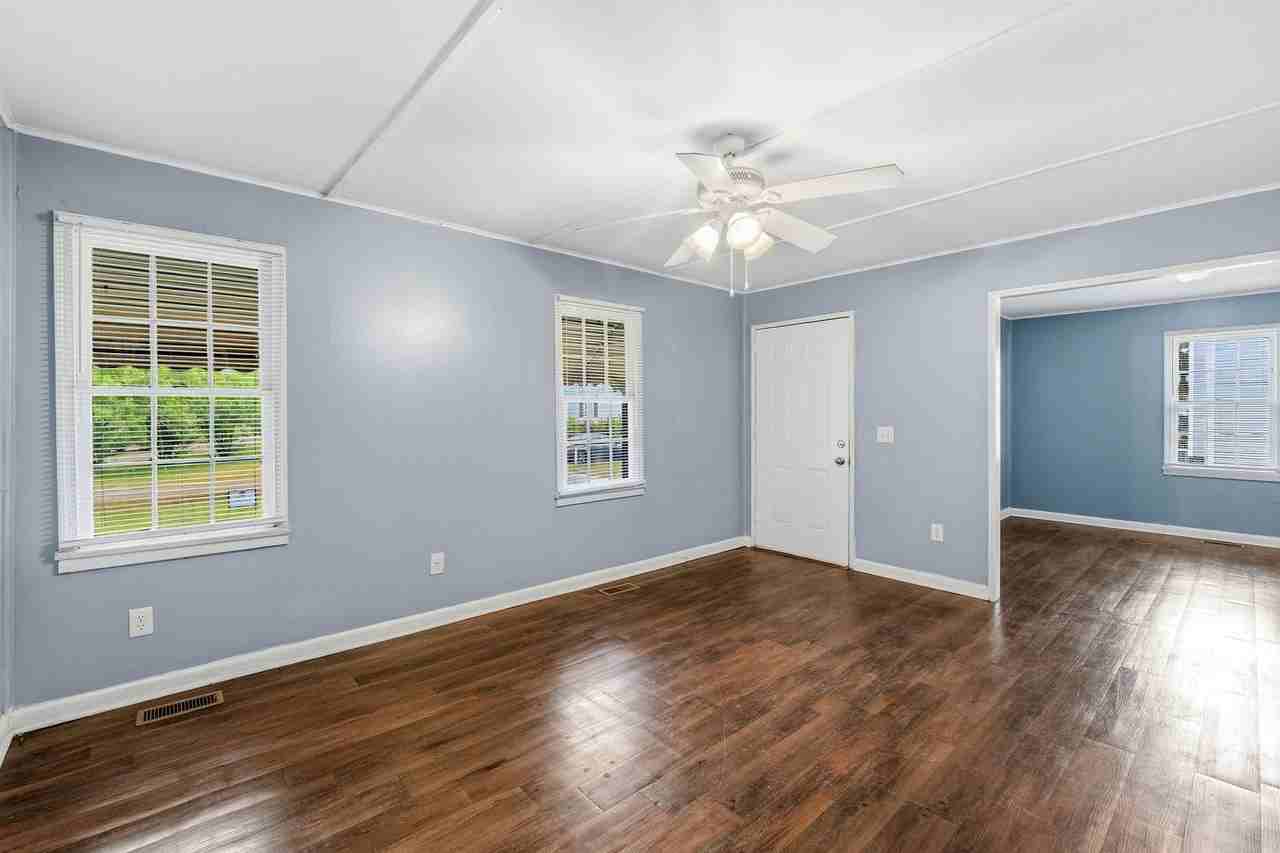 934 Bluebird Rd - Photo 4 of 26