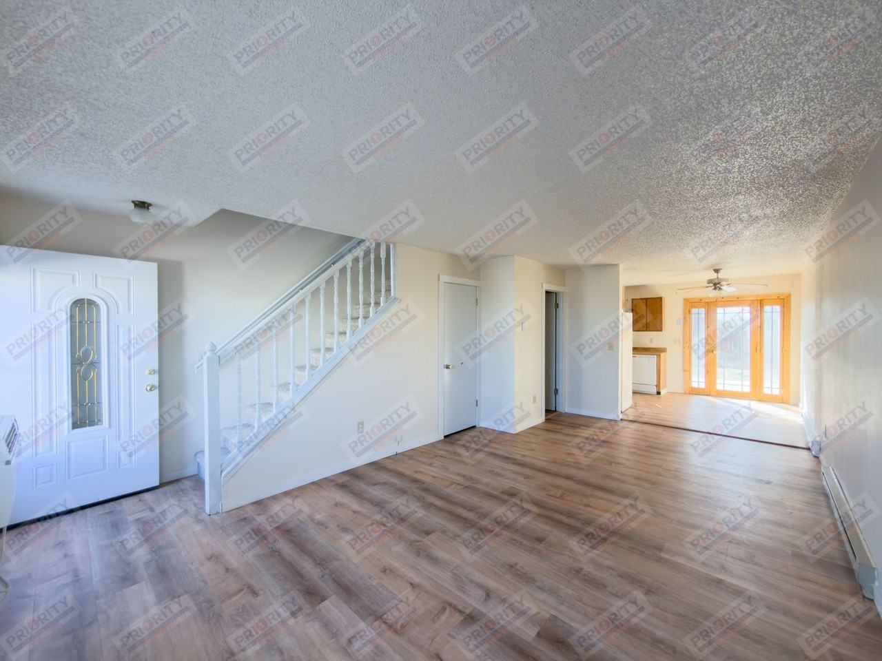 7104 Robin Dr - Photo 4 of 11