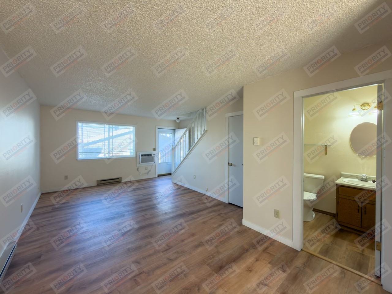 7104 Robin Dr - Photo 5 of 11