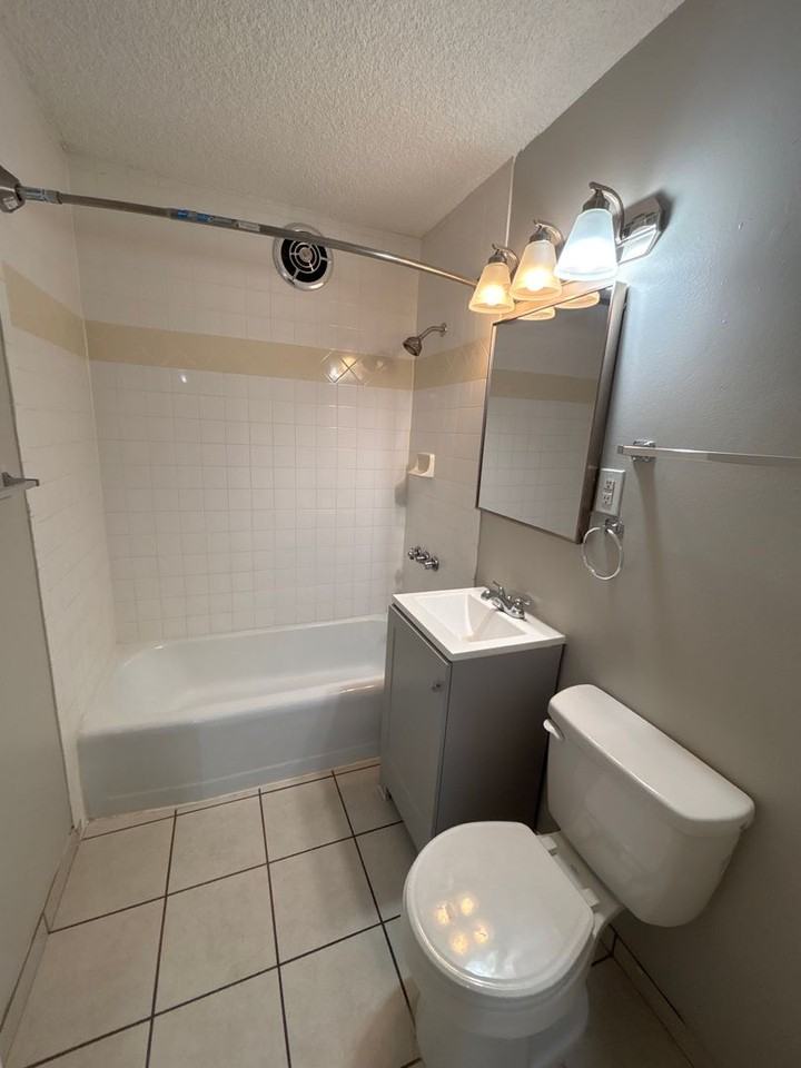 1802-1806 E LaSalle Street - Photo 4 of 19