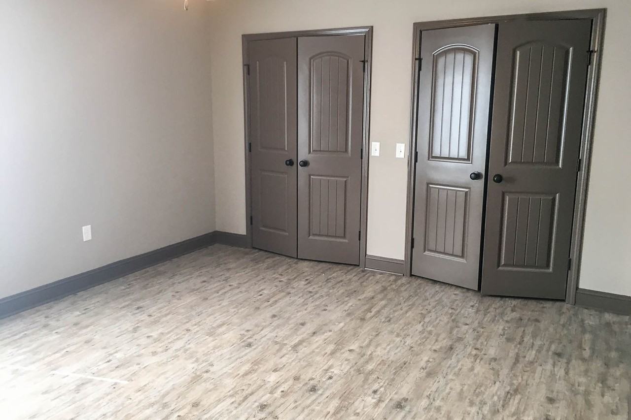 440 S College St - Photo 5 of 13