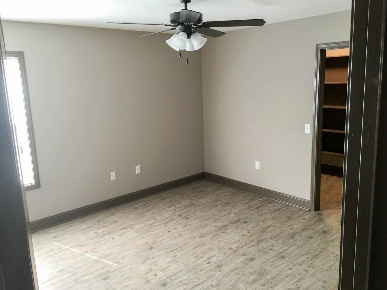 440 S College St - Photo 7 of 13