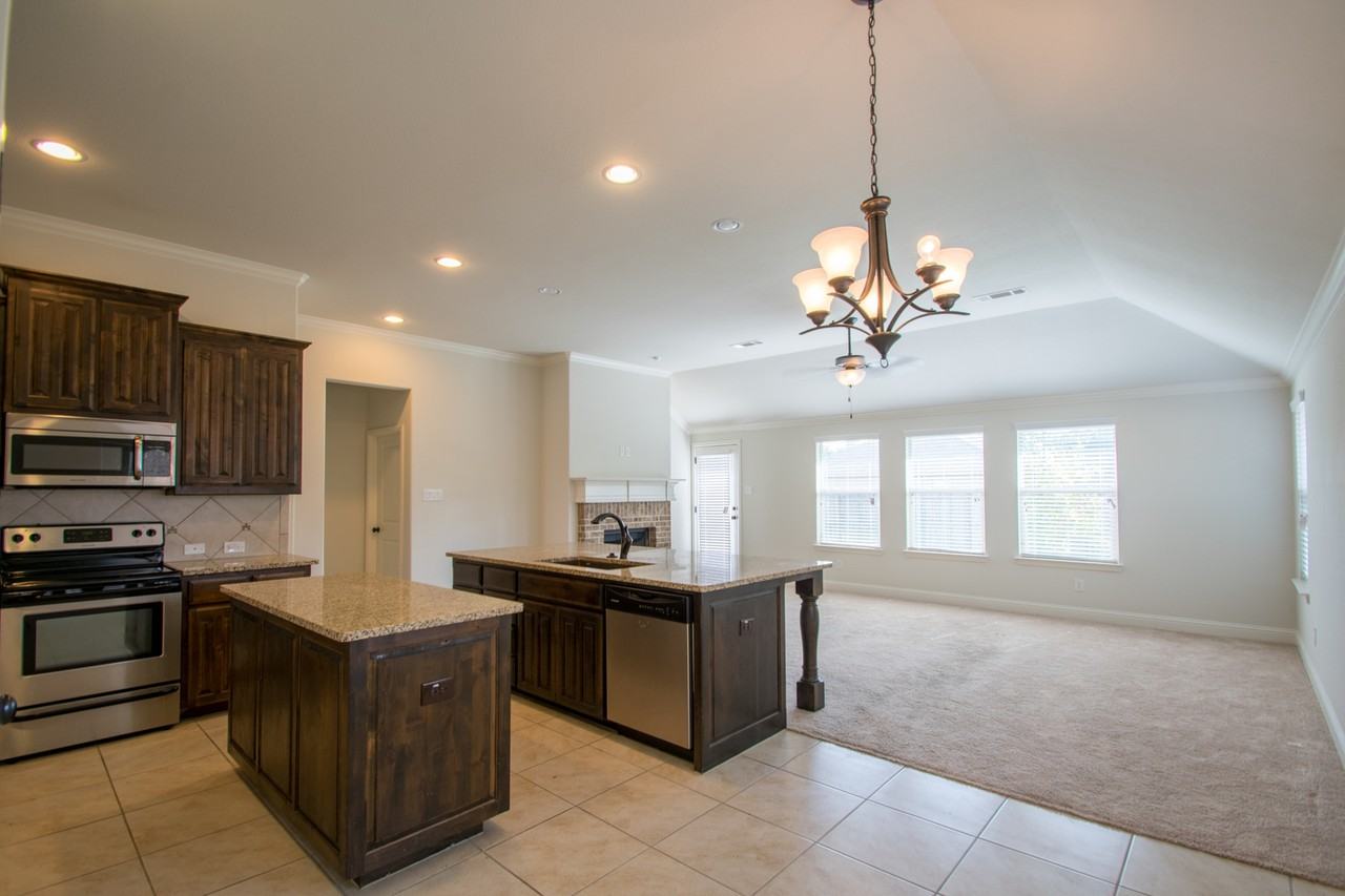 733 Poncho Ln - Photo 3 of 18