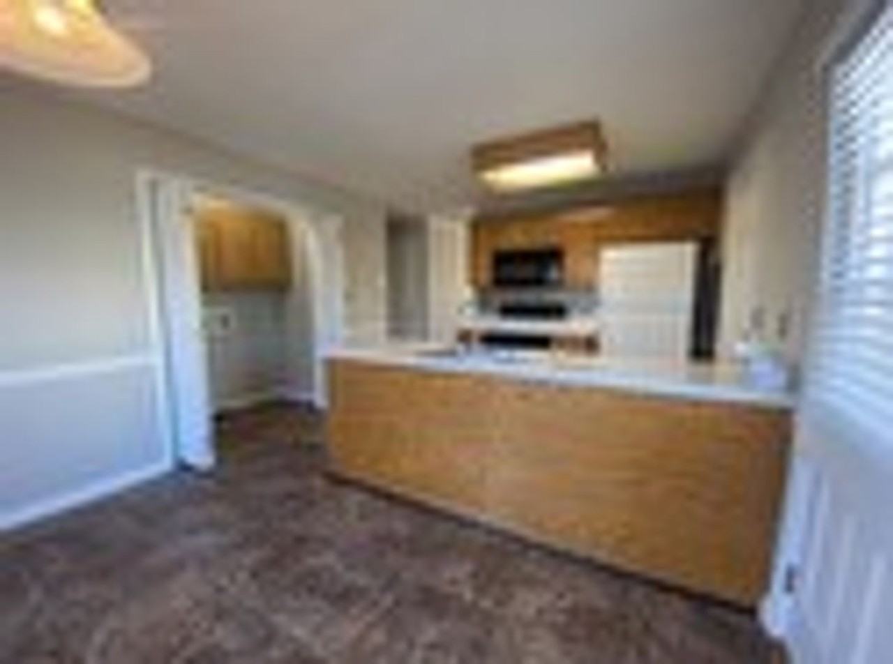 445 Cranklen Cir - Photo 7 of 15