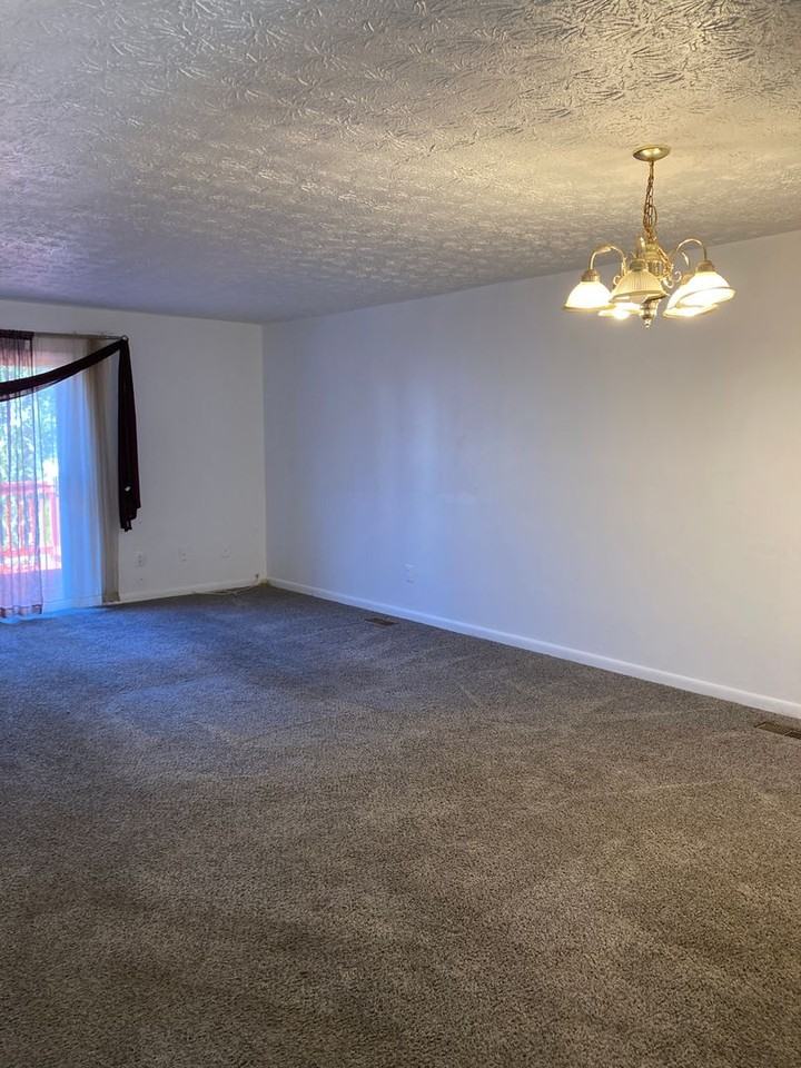 1022 Agate Dr - Photo 3 of 17