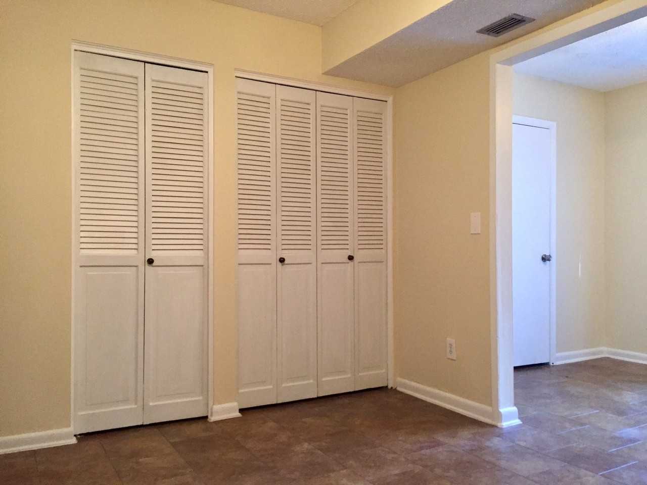 828 W 25th St - Photo 4 of 19