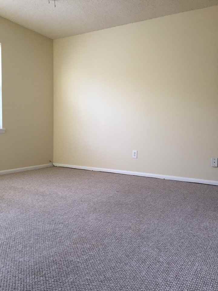 828 W 25th St - Photo 6 of 19