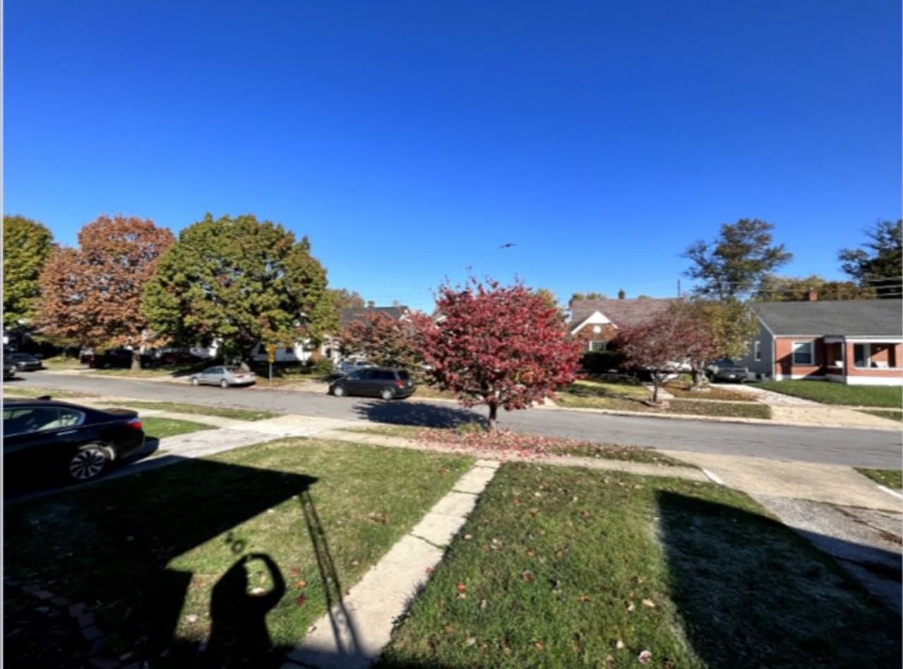 1702 Harold Ave - Photo 4 of 18