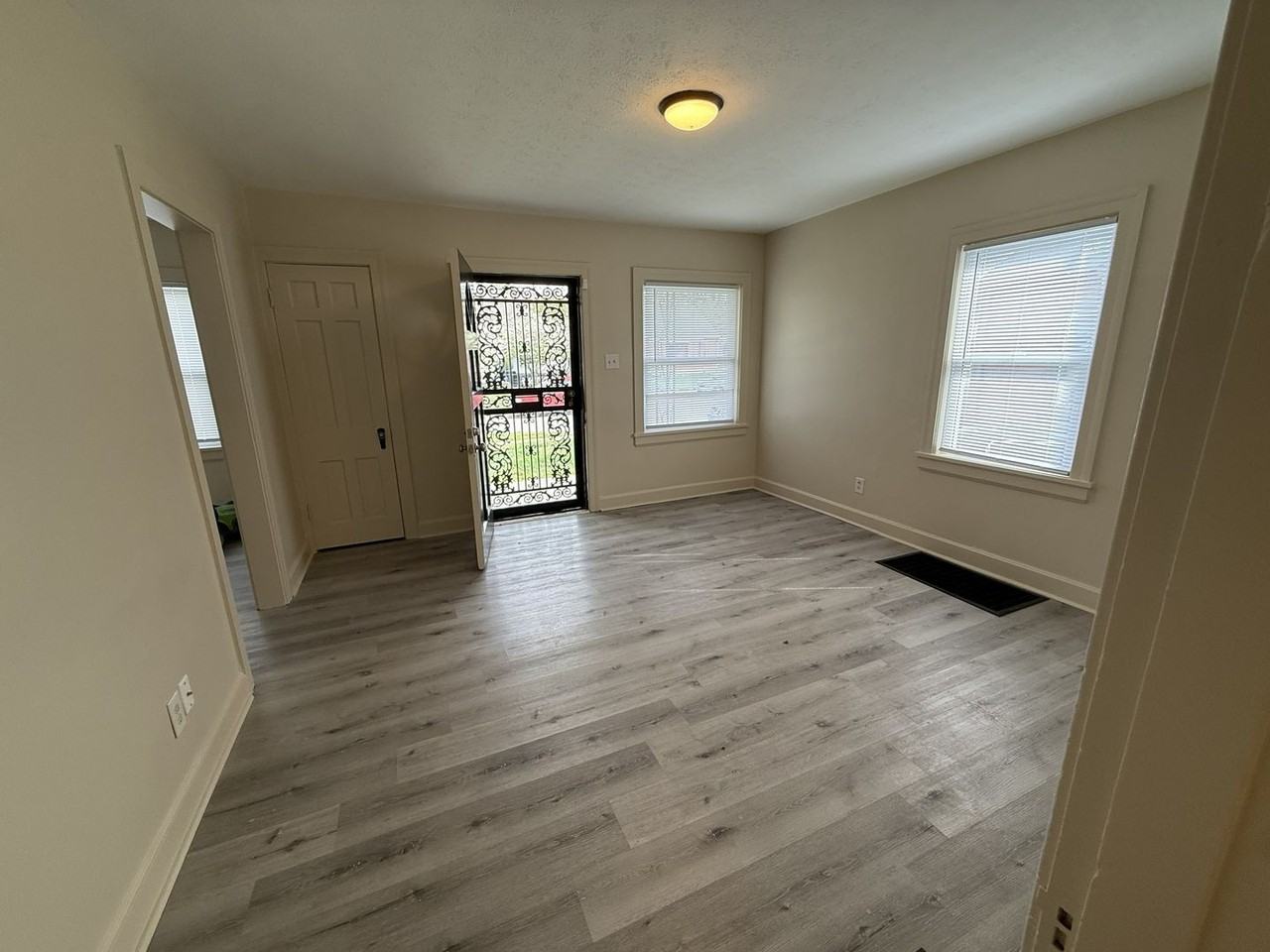 1702 Harold Ave - Photo 5 of 18