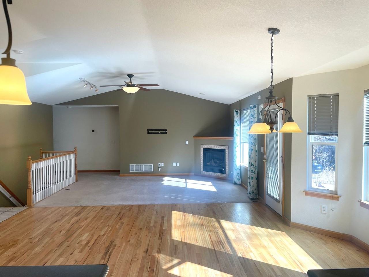 922 S Quintero Ct - Photo 3 of 19