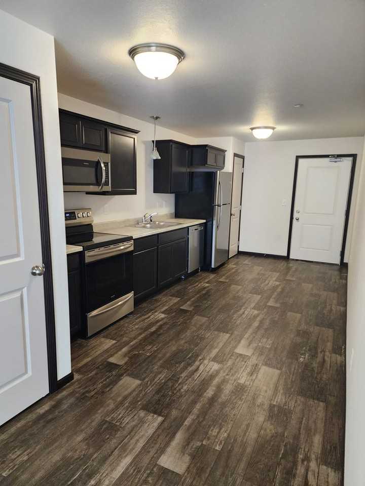 877 Tower Rd - Photo 2 of 33