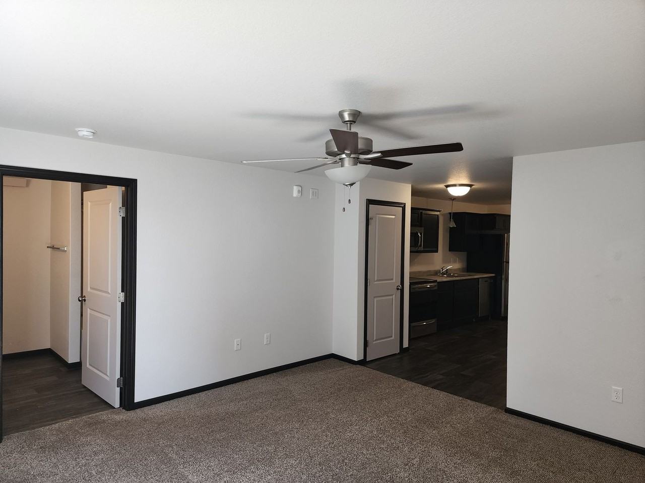 877 Tower Rd - Photo 4 of 33