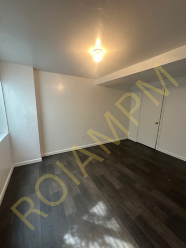 1555 Heyburn Ave E - Photo 5 of 9