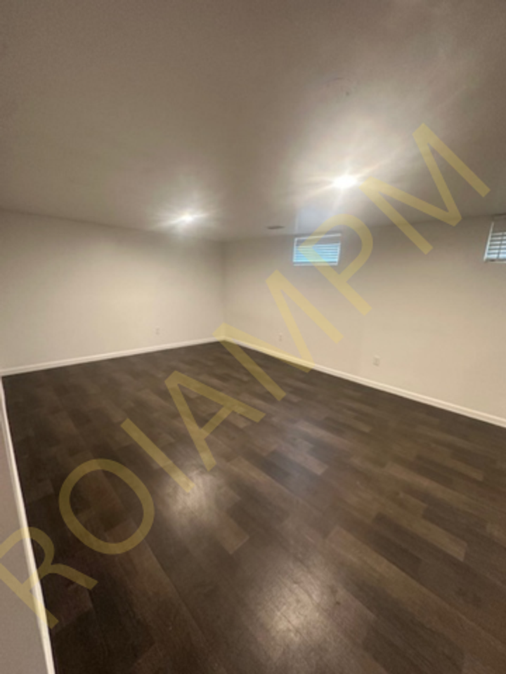 1555 Heyburn Ave E - Photo 7 of 9