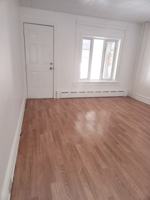 featured image of W Greenleaf St