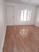 W Greenleaf St - Photo 1 of 1