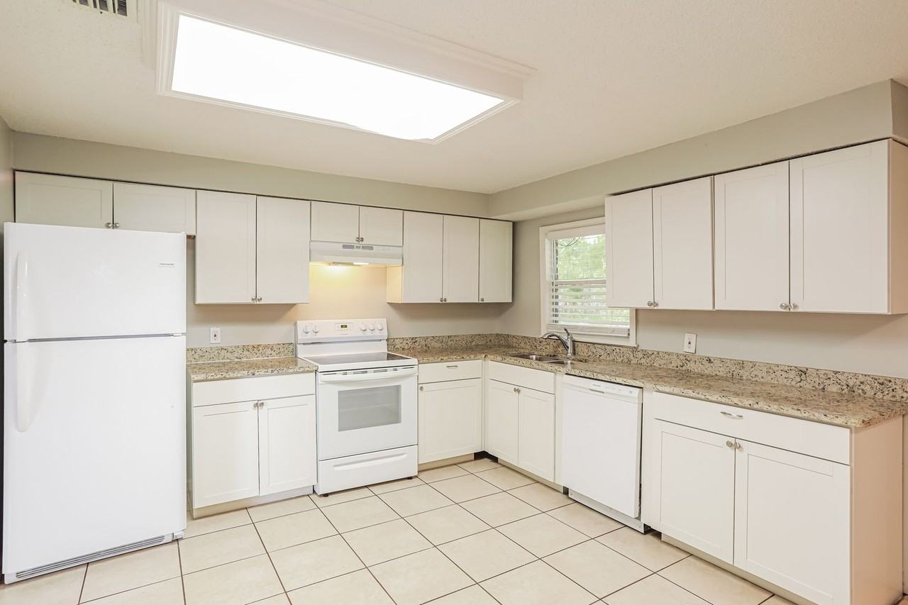 9307 Ida St - Photo 7 of 16