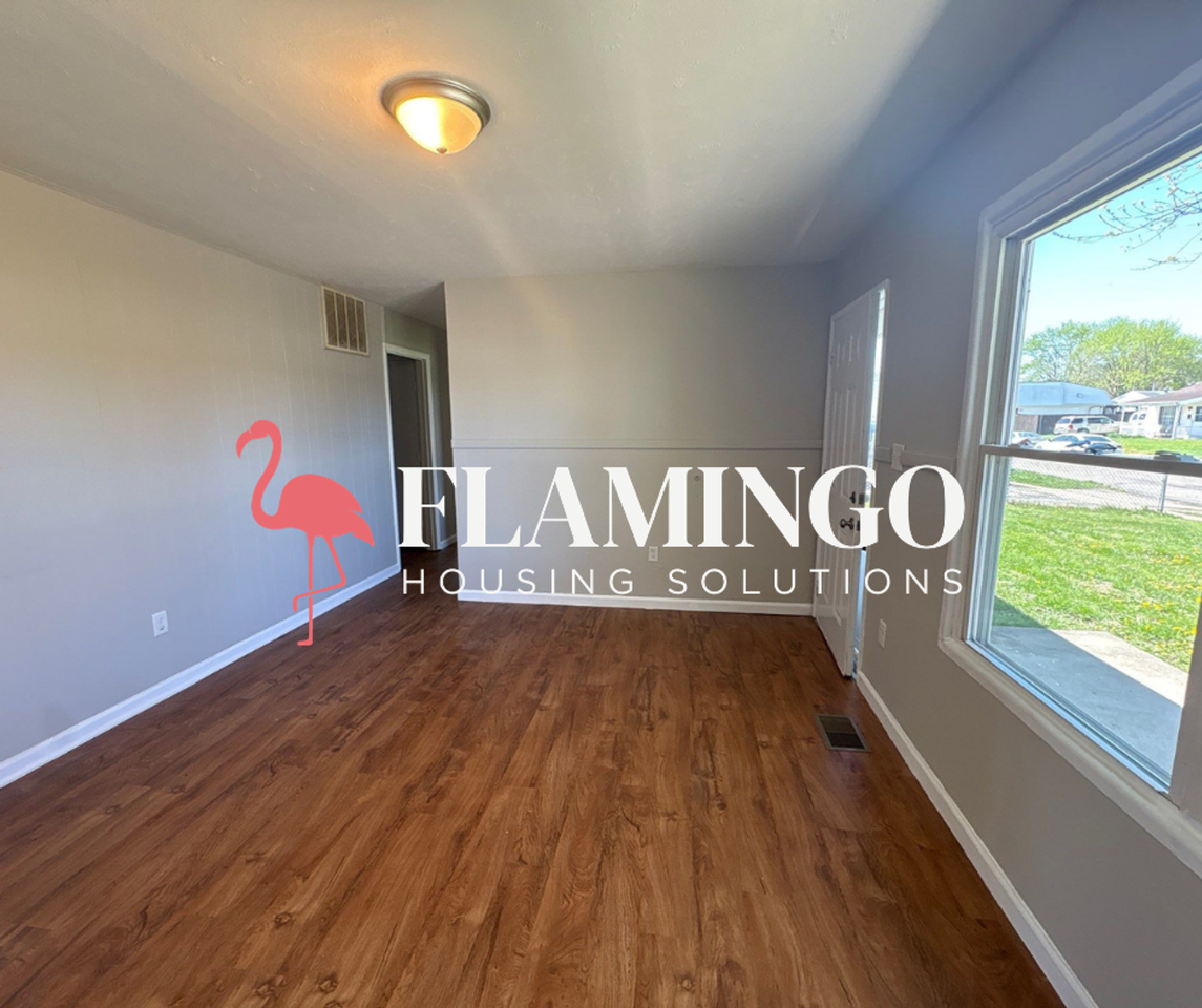 978 Richard Dr - Photo 2 of 14