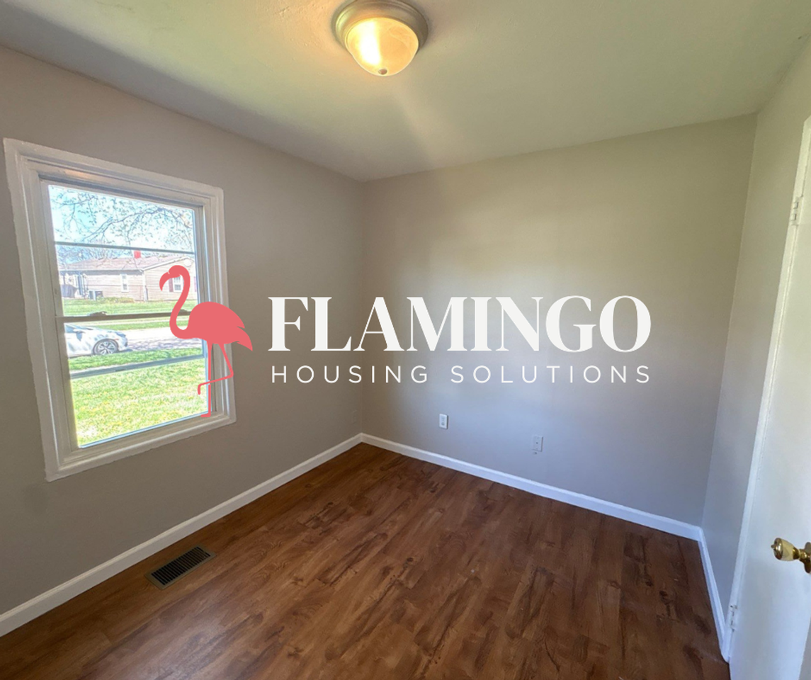 978 Richard Dr - Photo 5 of 14