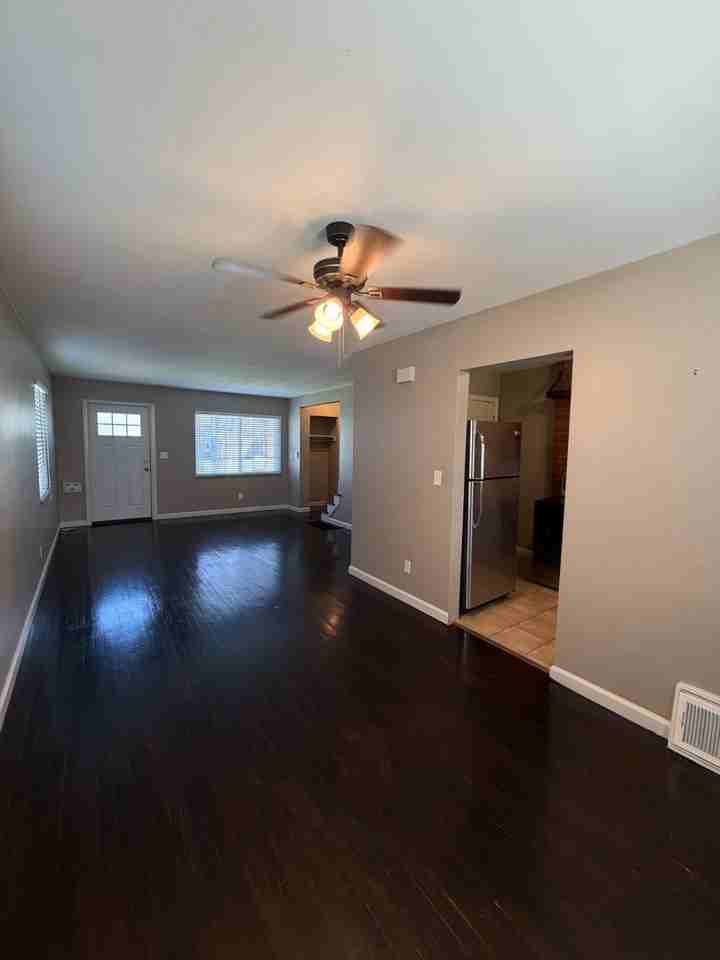 713 S Broadleigh Rd - Photo 5 of 14