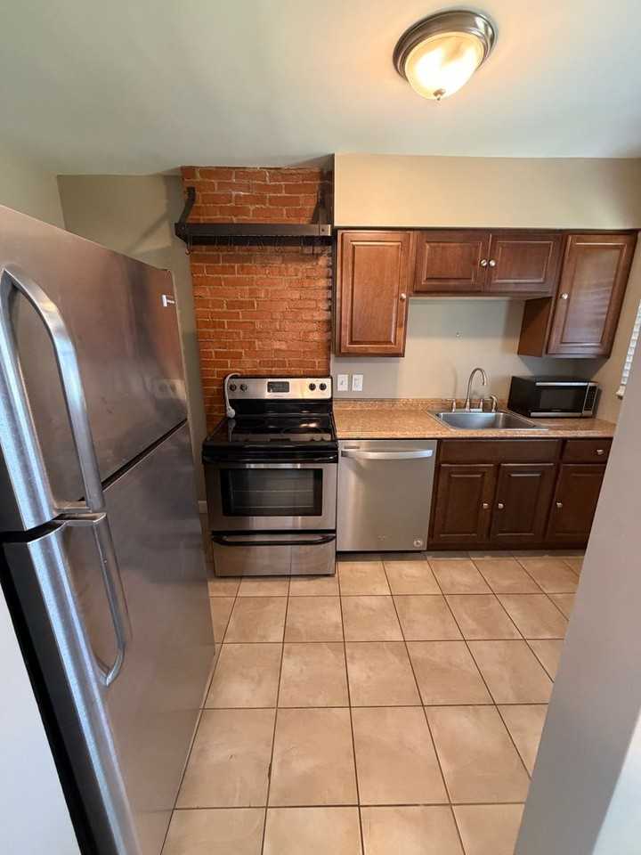 713 S Broadleigh Rd - Photo 6 of 14