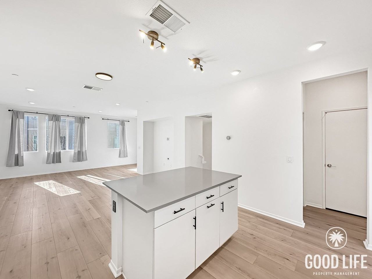 5280 Beachfront Cove St #240 - Photo 2 of 29