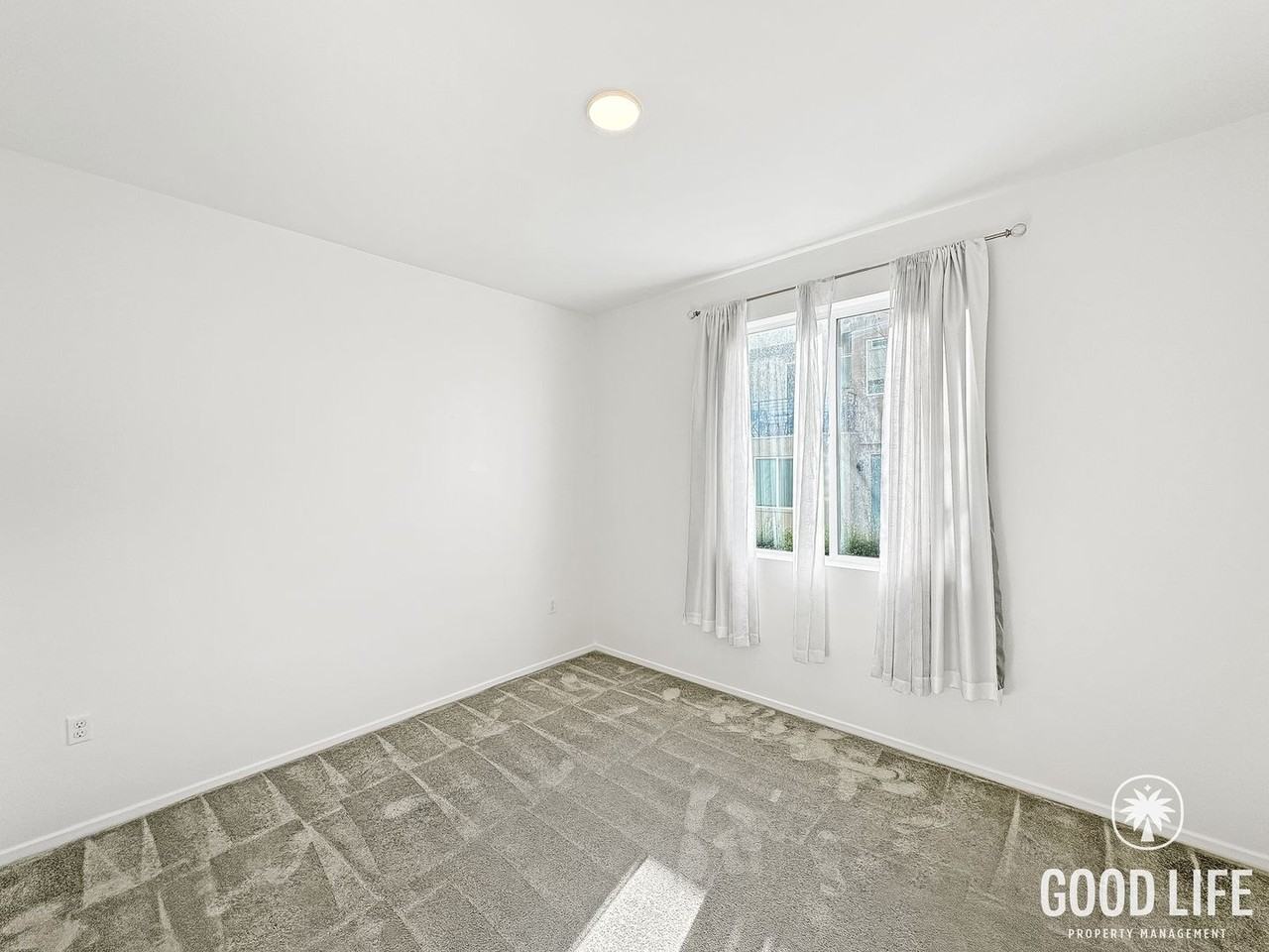 5280 Beachfront Cove St #240 - Photo 5 of 29