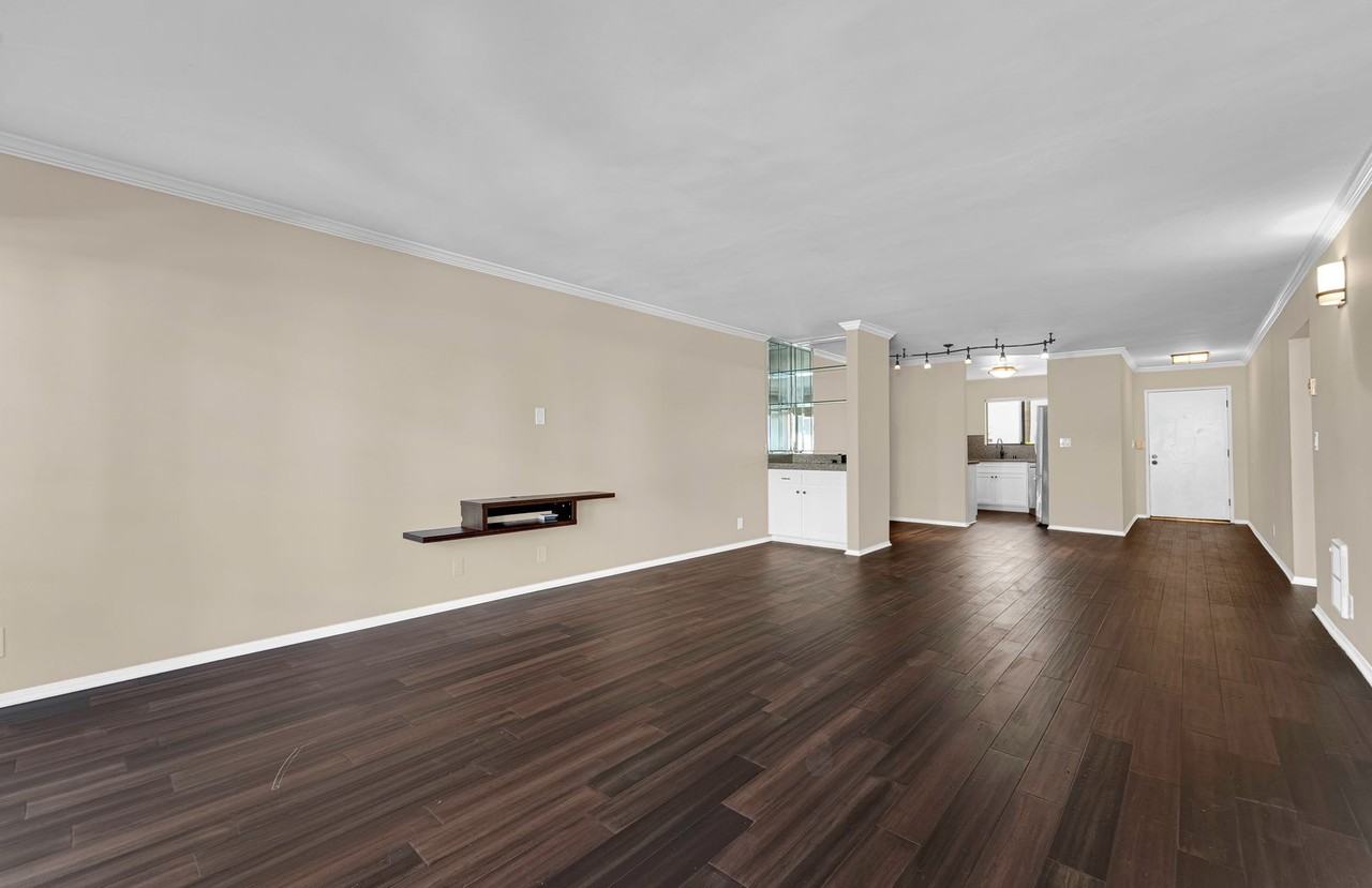 837 N West Knoll Dr #111 - Photo 6 of 25