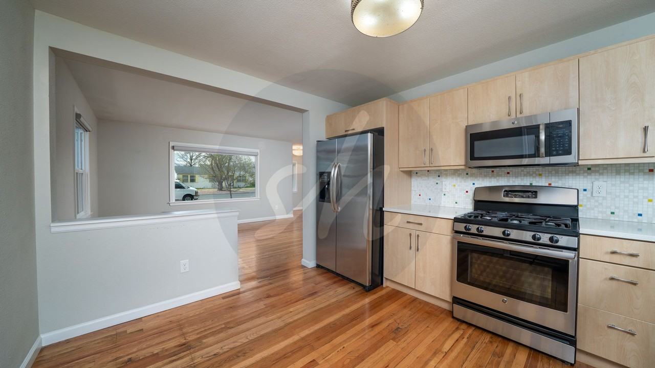 2323 Magellan St - Photo 6 of 21