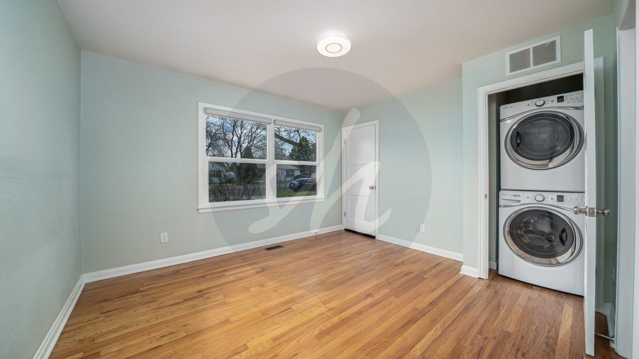 2323 Magellan St - Photo 7 of 21