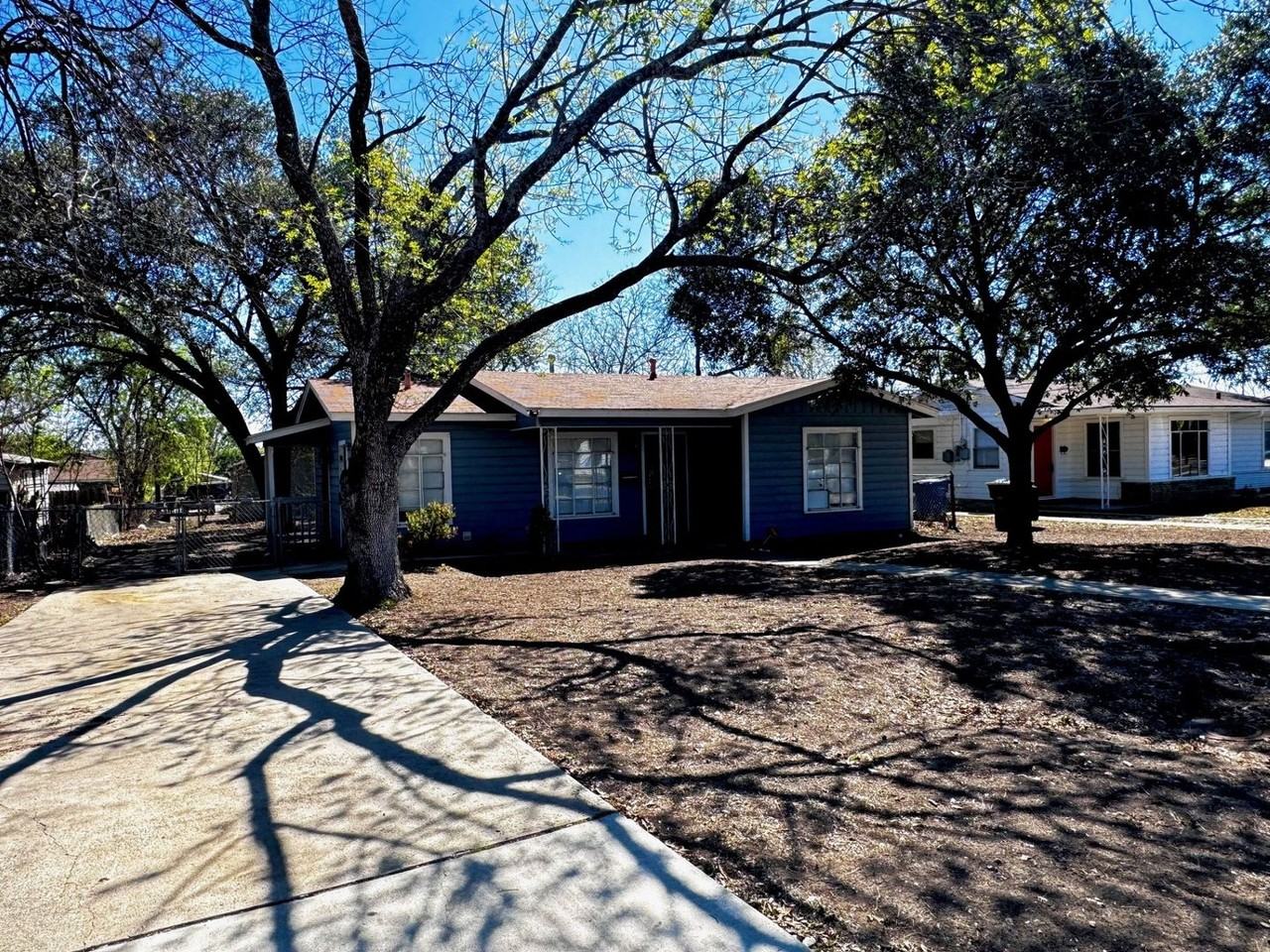 114 Woley Dr - Photo 3 of 12