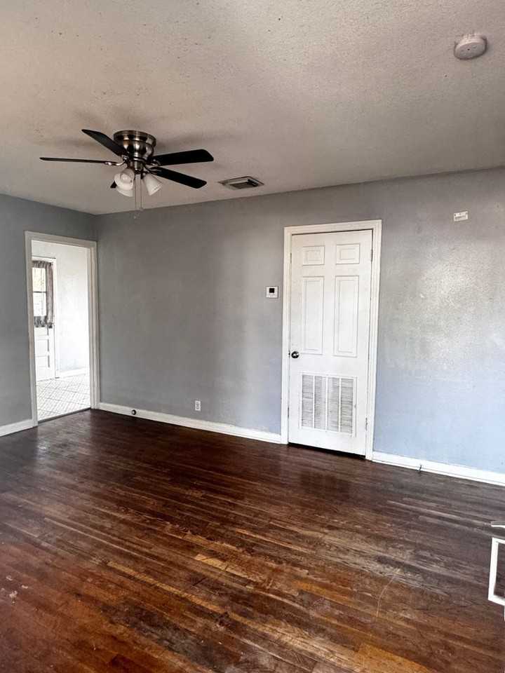 114 Woley Dr - Photo 7 of 12