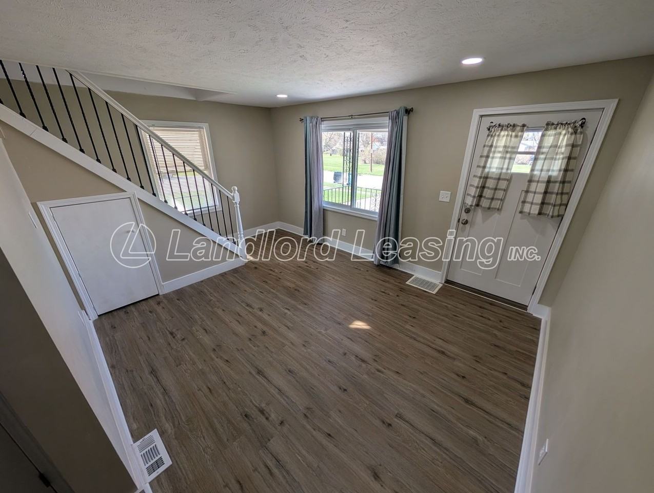 622 E 34th St - Photo 2 of 17