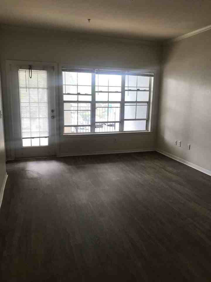 3621 Conroy Rd - Photo 4 of 13