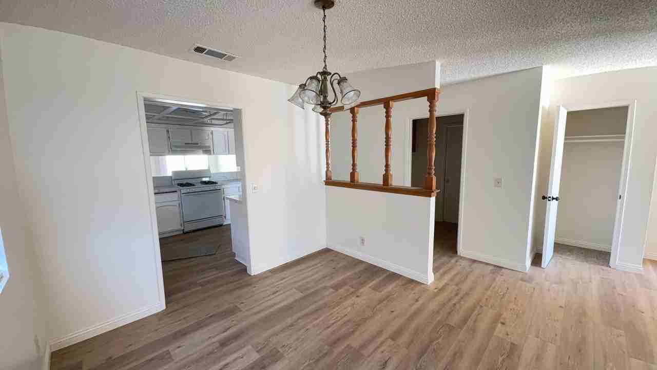 15690 Yates Rd - Photo 5 of 17