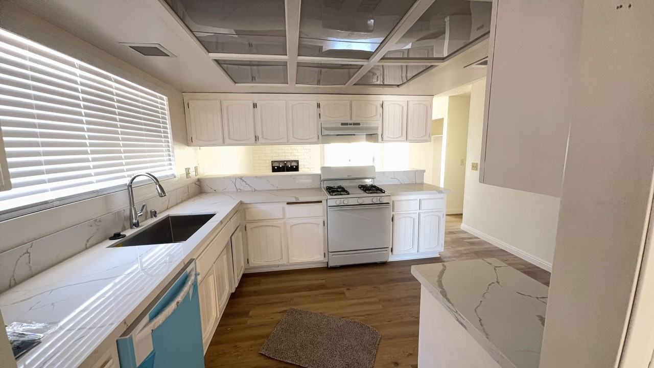 15690 Yates Rd - Photo 6 of 17