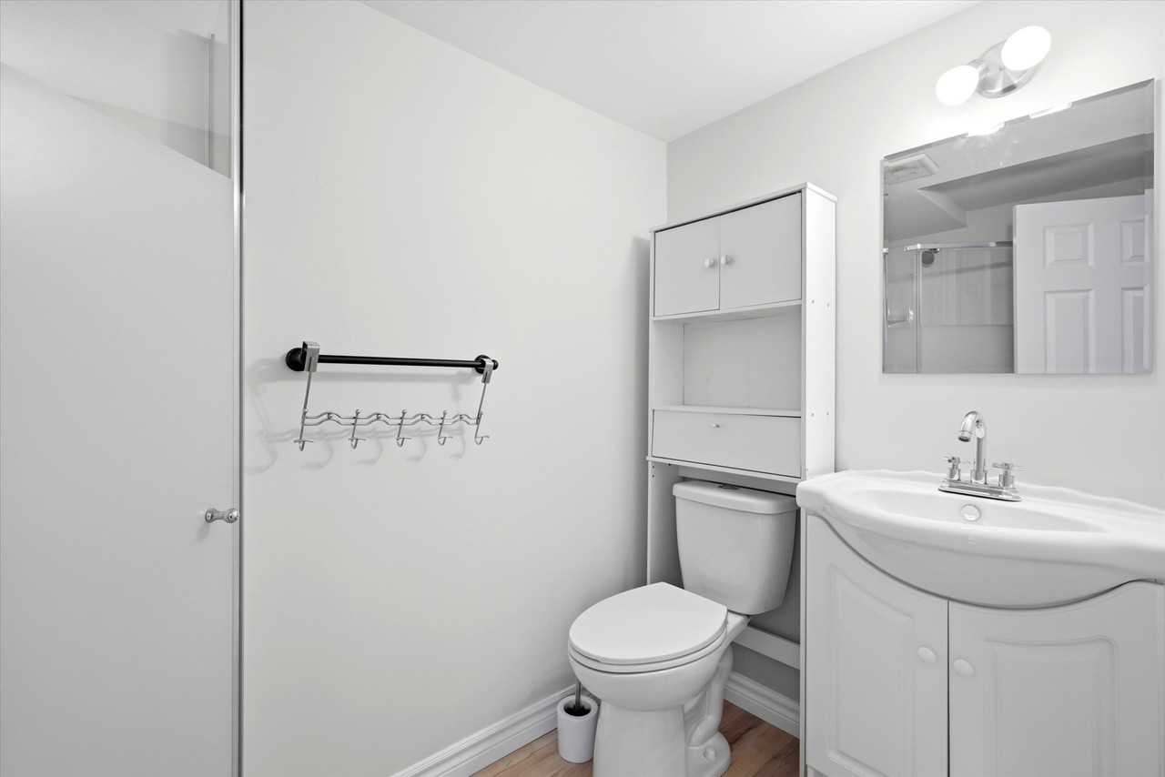 562 Greenhill Ave - Photo 6 of 10