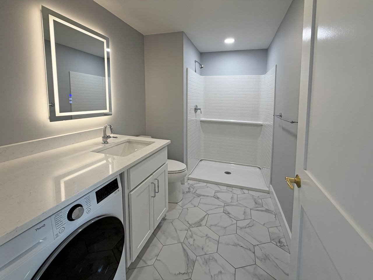 105 Paige St #105-410 - Photo 3 of 8