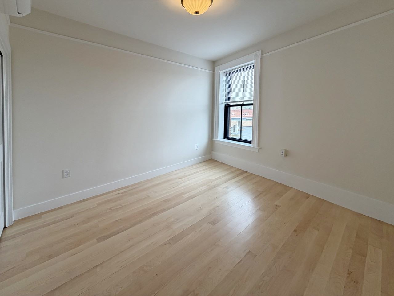 105 Paige St #105-410 - Photo 4 of 8