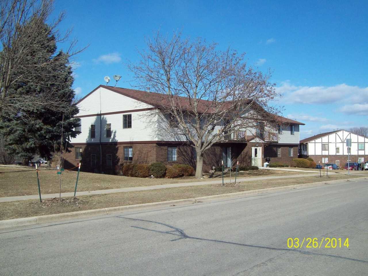 1526 Kenilworth Apartments - Photo 6 of 19