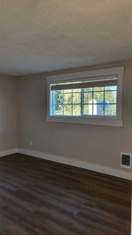 newly updated 2 bed 1 bath apartment in North Auburn $1775 - Photo 6 of 41