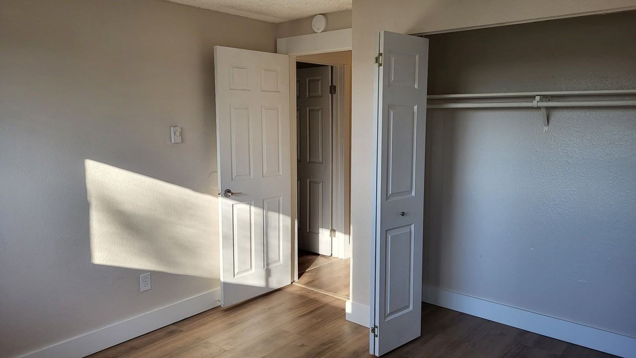 newly updated 2 bed 1 bath apartment in North Auburn $1775 - Photo 7 of 14