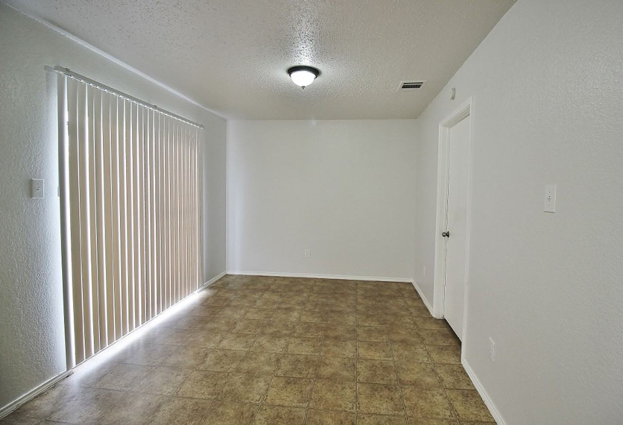 3325 Tioga St - Photo 7 of 15