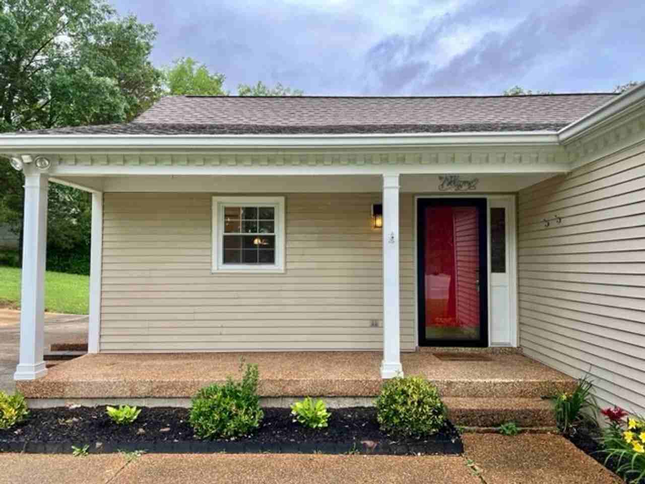 720 Eugenia Ct - Photo 3 of 25