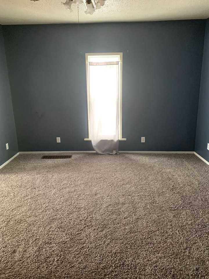 1304 Clay St - Photo 2 of 14