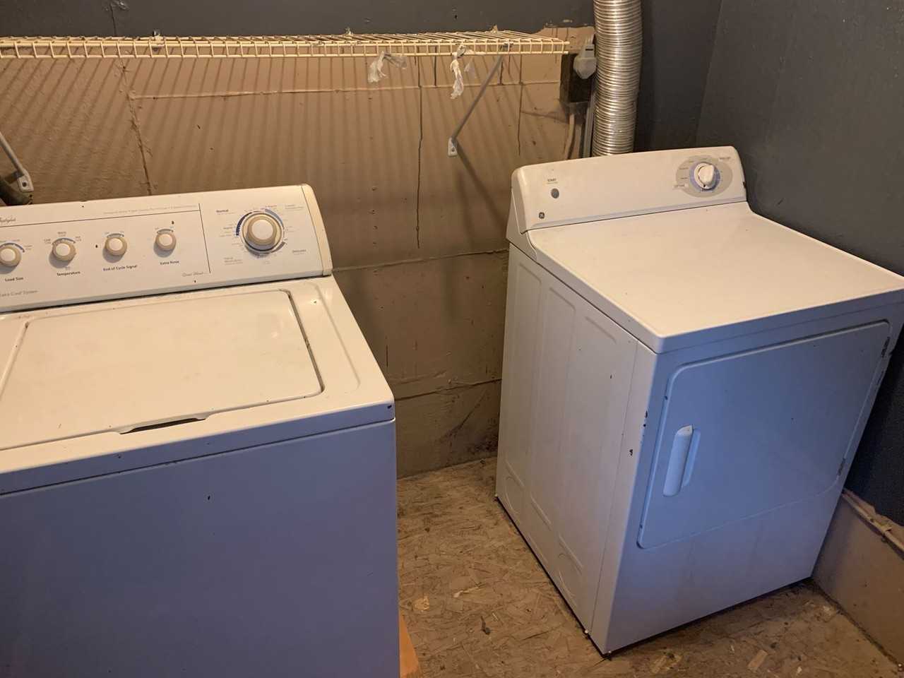 1304 Clay St - Photo 3 of 14