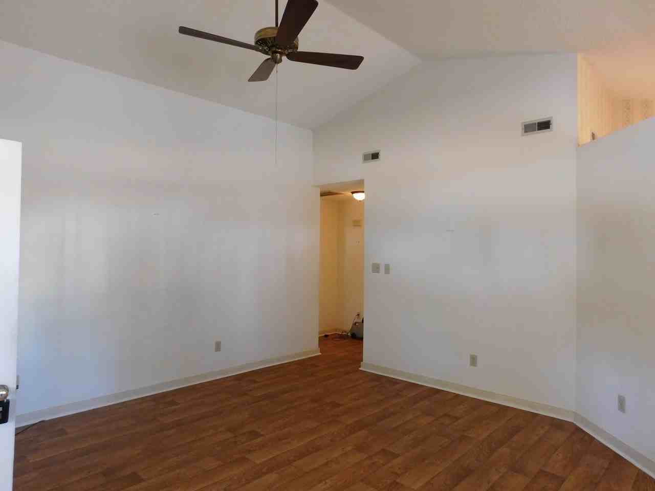 2801 Currituck Ct - Photo 2 of 15