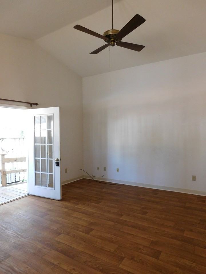 2801 Currituck Ct - Photo 3 of 15