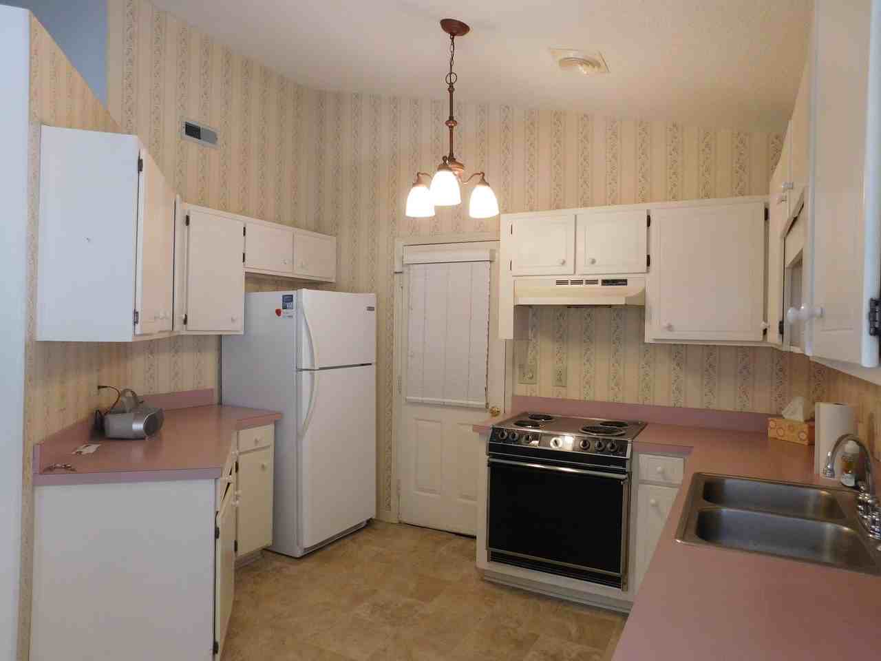 2801 Currituck Ct - Photo 6 of 15
